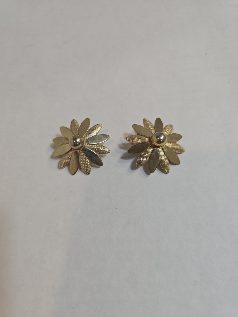Gold Floral Daisy Stud Earrings - Polished Gold Tone